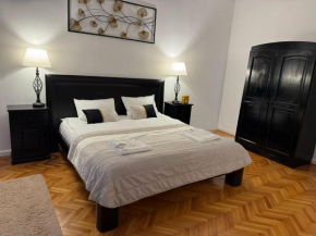 Mid Ultra Central Residence-terasa, self check-in
